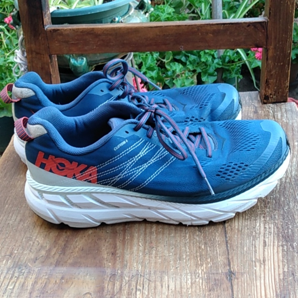 Hoka Clifton 6